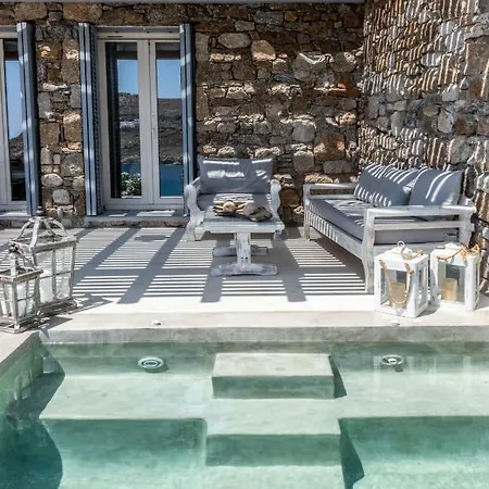 Etesians & סופר פרדייז ביץ'