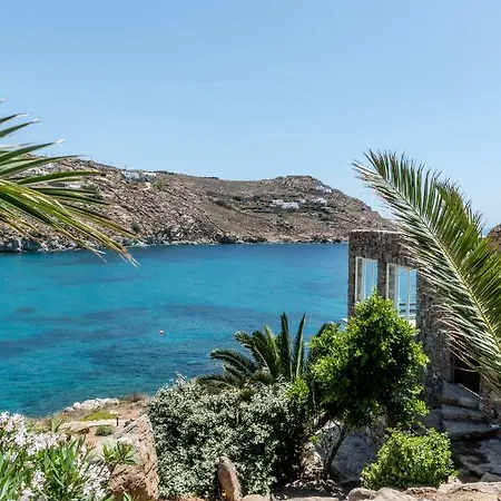 Etesians & בית הארחה