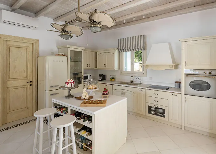 Etesians Suites&villas Pensión 4*