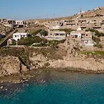 Etesians & Pensionat Super Paradise Beach (Mykonos)