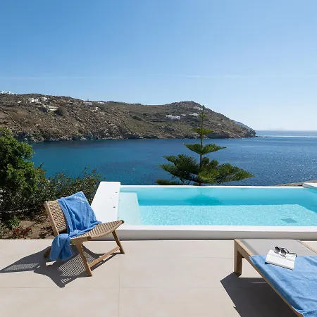 Etesians & Penzion Super Paradise Beach (Mykonos)