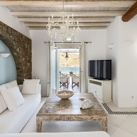 Guest house Etesians & Super Paradise Beach (Mykonos)