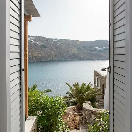 Etesians & Πανσιόν 4*