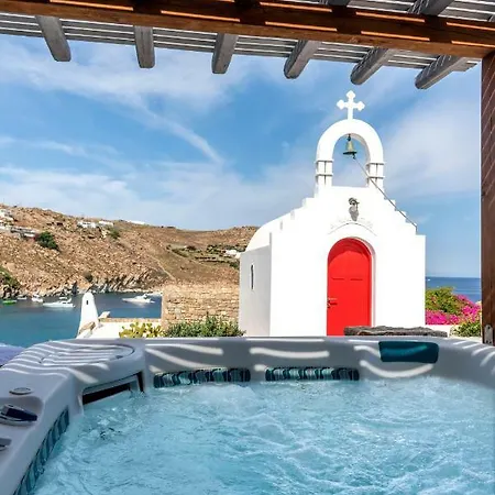 Guest house Etesians & Super Paradise Beach (Mykonos)