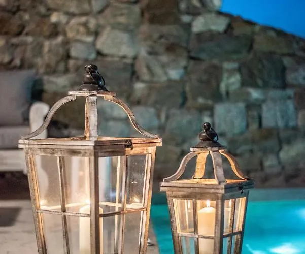 Gasthof Etesians & Super Paradise Beach (Mykonos)