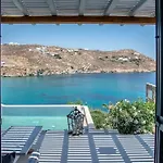 Etesians & Gæstehus Super Paradise Beach (Mykonos)