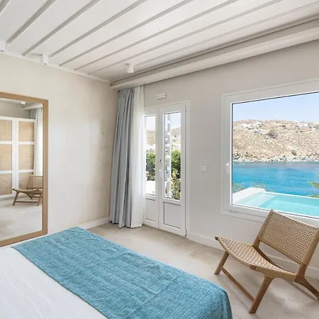Guest house Etesians & Super Paradise Beach (Mykonos)
