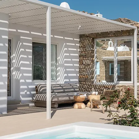 Guest house Etesians & Super Paradise Beach (Mykonos)