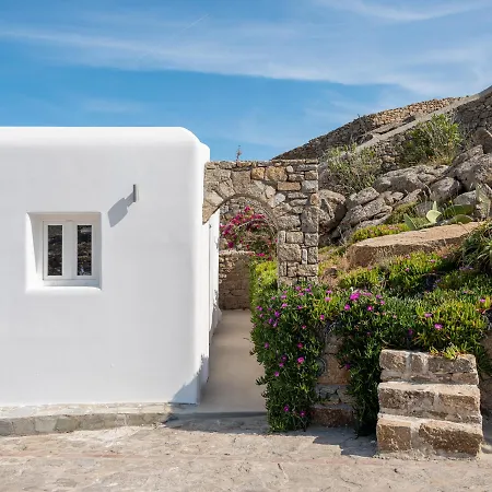 Guest house Etesians & Super Paradise Beach (Mykonos)