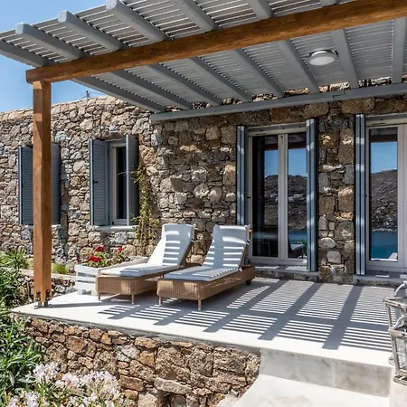 Guest house Etesians & Super Paradise Beach (Mykonos)