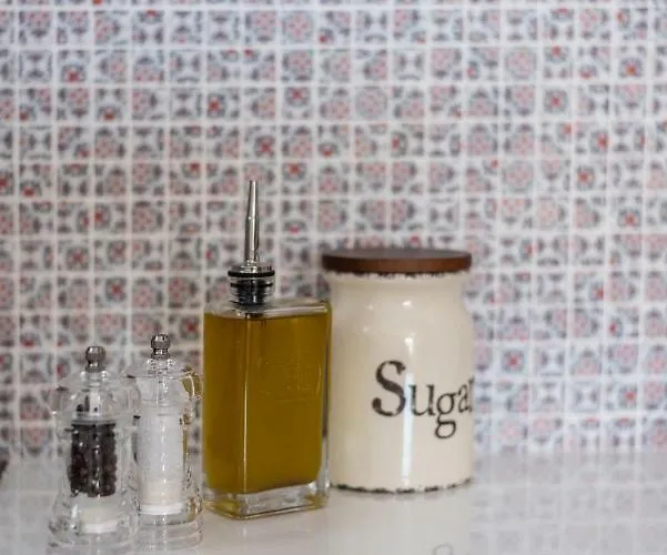 Etesians & Affittacamere 4*